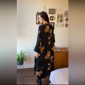 Aritzia Floral Kimono